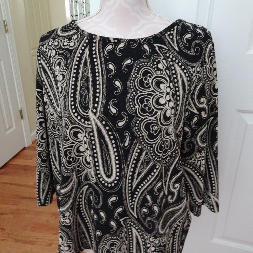 Women's Size 18/20 3/4 Sleeves Knit Paisley Top